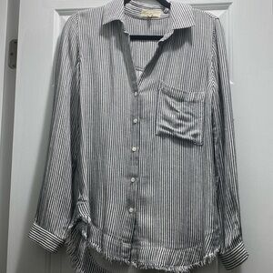 Cloth and Stone button down shirt